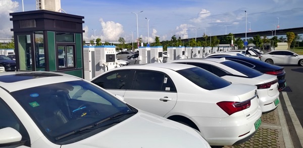 현재 당사의 신에너지차 수출사업은 꾸준히 발전하고 있습니다.